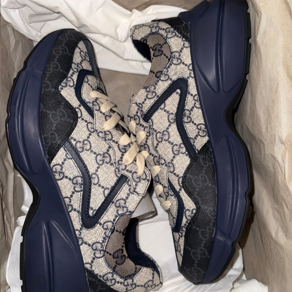 🆕 Gucci Rhyton Sneakers - Picture 8 of 12